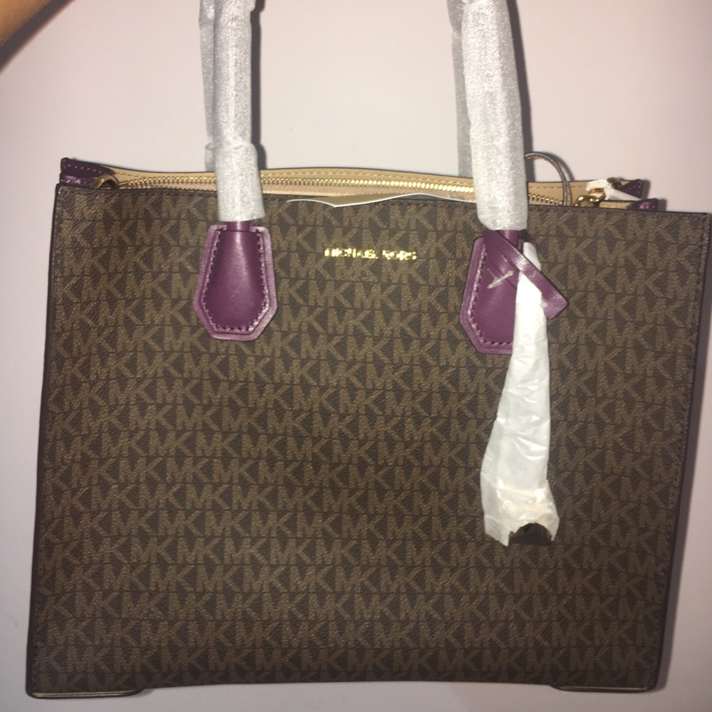 Michael Kors Handbag - Purse